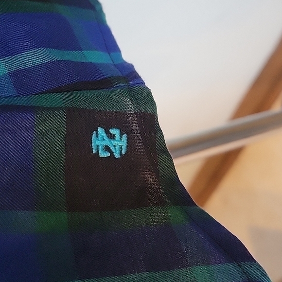 izod button down blue green long sleeved shirt.  Size is Large - Picture 5 of 8